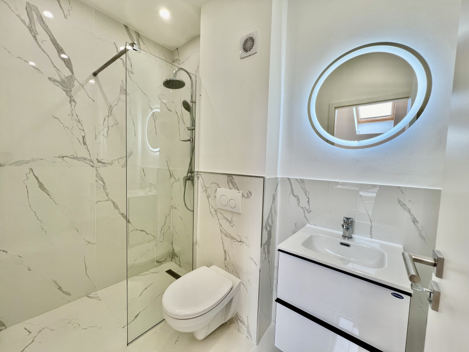 Apartament Tip Penthouse pe 2 niveluri, Mobilat/Utilat